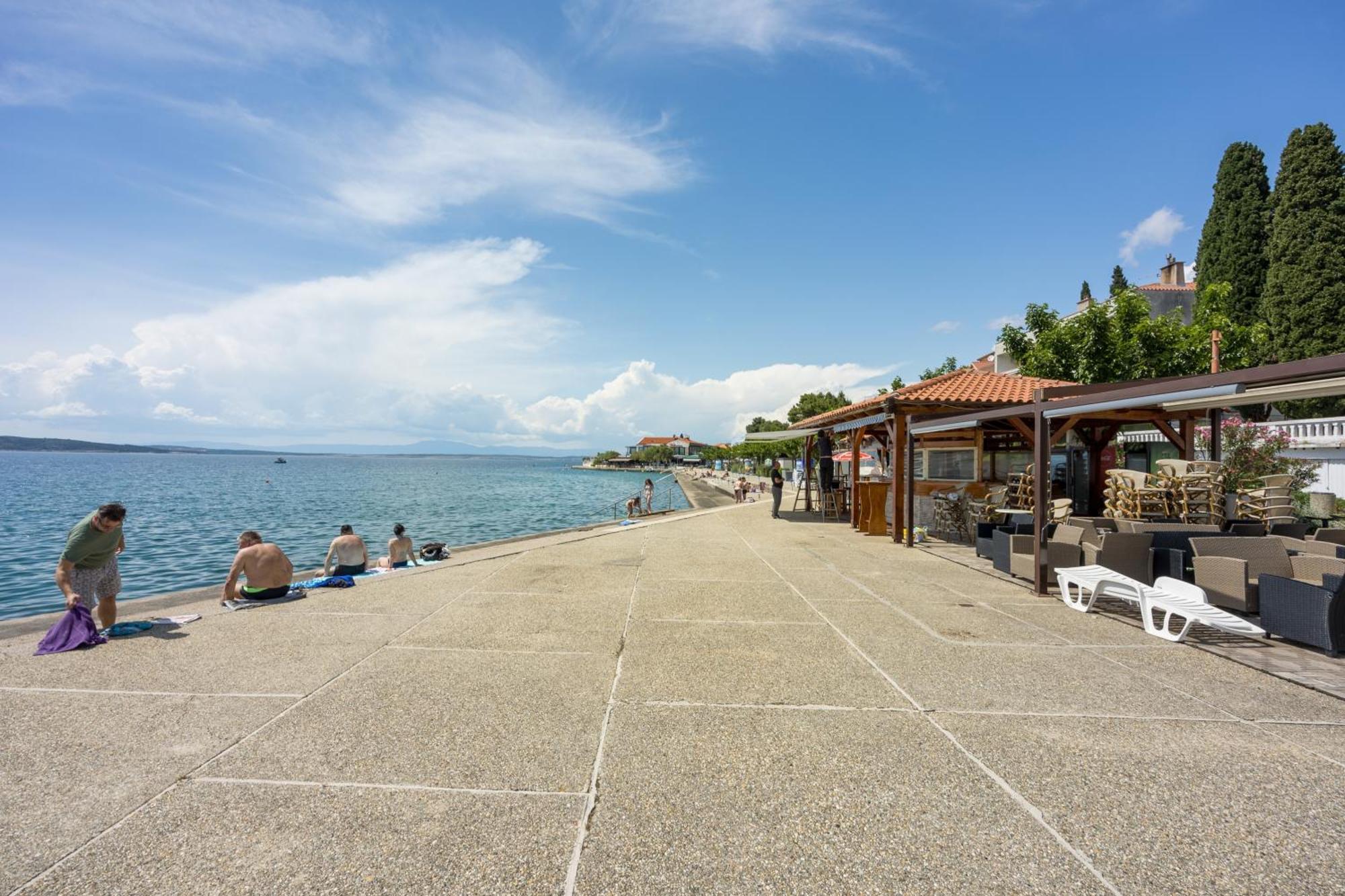 Apartments By The Sea Selce, Crikvenica - 15063 외부 사진